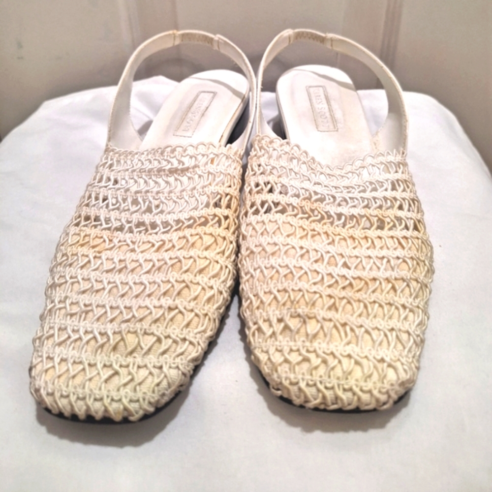 Karen Scott White Crocheted Slip Ons Small Heals Size 7.5" - Picture 1 of 5